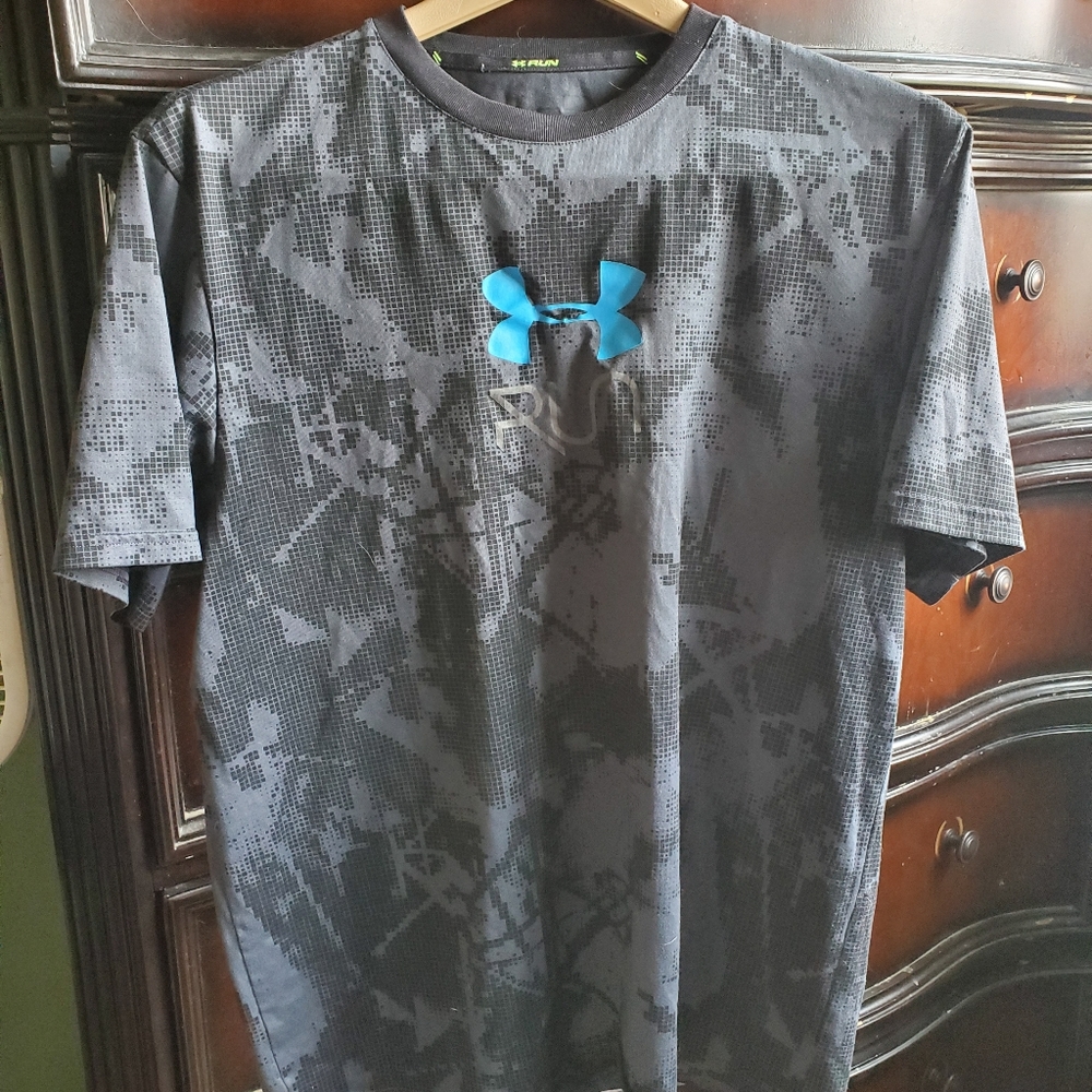 Under armour sweat wick top